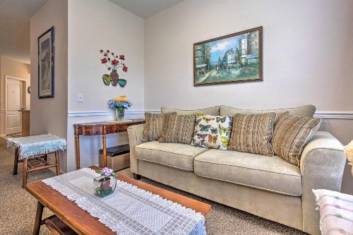 Welcoming Panama City Home 10 Miles to Beach - image 7