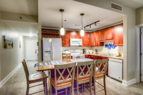 Laketown 1428 - Fantastic Location and Amenities - image 11
