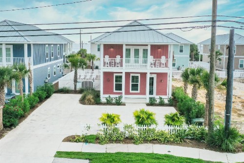 Hook Wine & Sinker - Private Pool! Brand New!