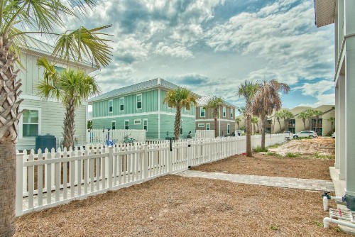 Hook Wine & Sinker - Private Pool! Brand New! - image 9