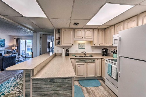 Condo with Private Beach Walk to PCB Hot Spots - image 7