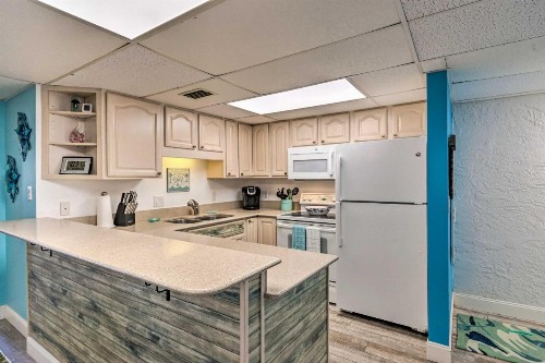 Condo with Private Beach Walk to PCB Hot Spots - image 8