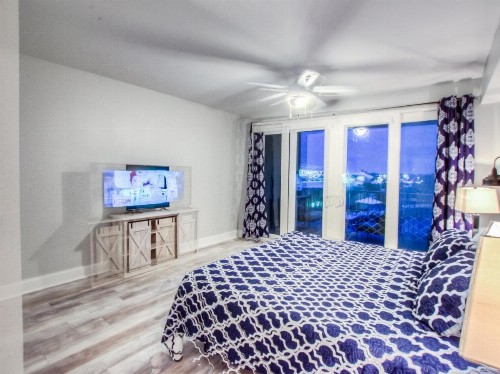 BRAND NEW!Laketown Wharf 334! Beautiful 3 BD Great Amenities And Great Location - image 41