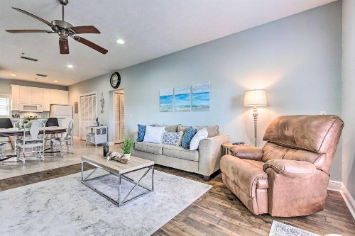 Panama City Condo with Lanai Less Than half Mi to Beach! - image 6