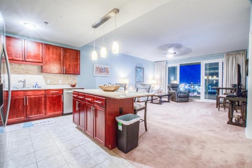 10th Floor Nex to The 10th Floor Pool! 3 BD Great Amenities And Location - image 1
