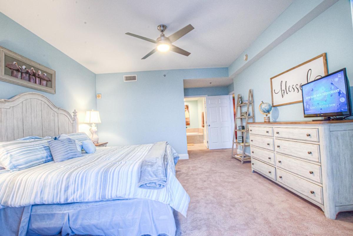 10th Floor Nex to The 10th Floor Pool! 3 BD Great Amenities And Location - image 3