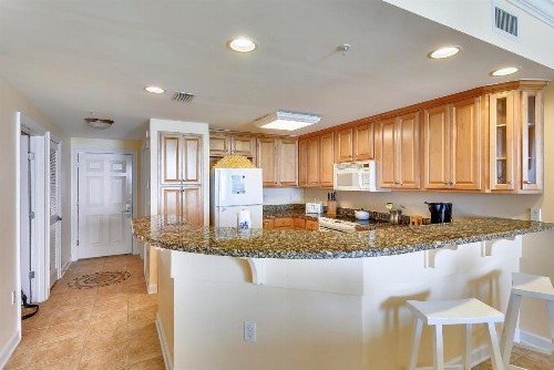 Boardwalk Beach Resort #608 by Book That Condo - image 4