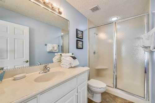 Beach Bungalow by Book That Condo - image 11