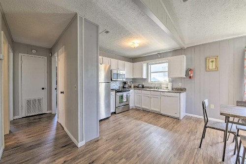 PCB Home with Golf Cart 3 Blocks to Beach! - image 9