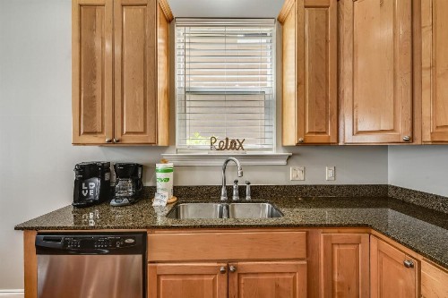 Beach Haven by Book That Condo - image 9