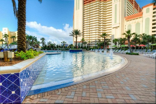 BEAUTIFUL 3 BD Laketown Wharf 1133- Best Amenities! - image 19