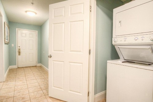 BEAUTIFUL 3 BD Laketown Wharf 1133- Best Amenities! - image 37