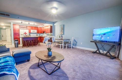 BEAUTIFUL 3 BD Laketown Wharf 1133- Best Amenities! - image 9