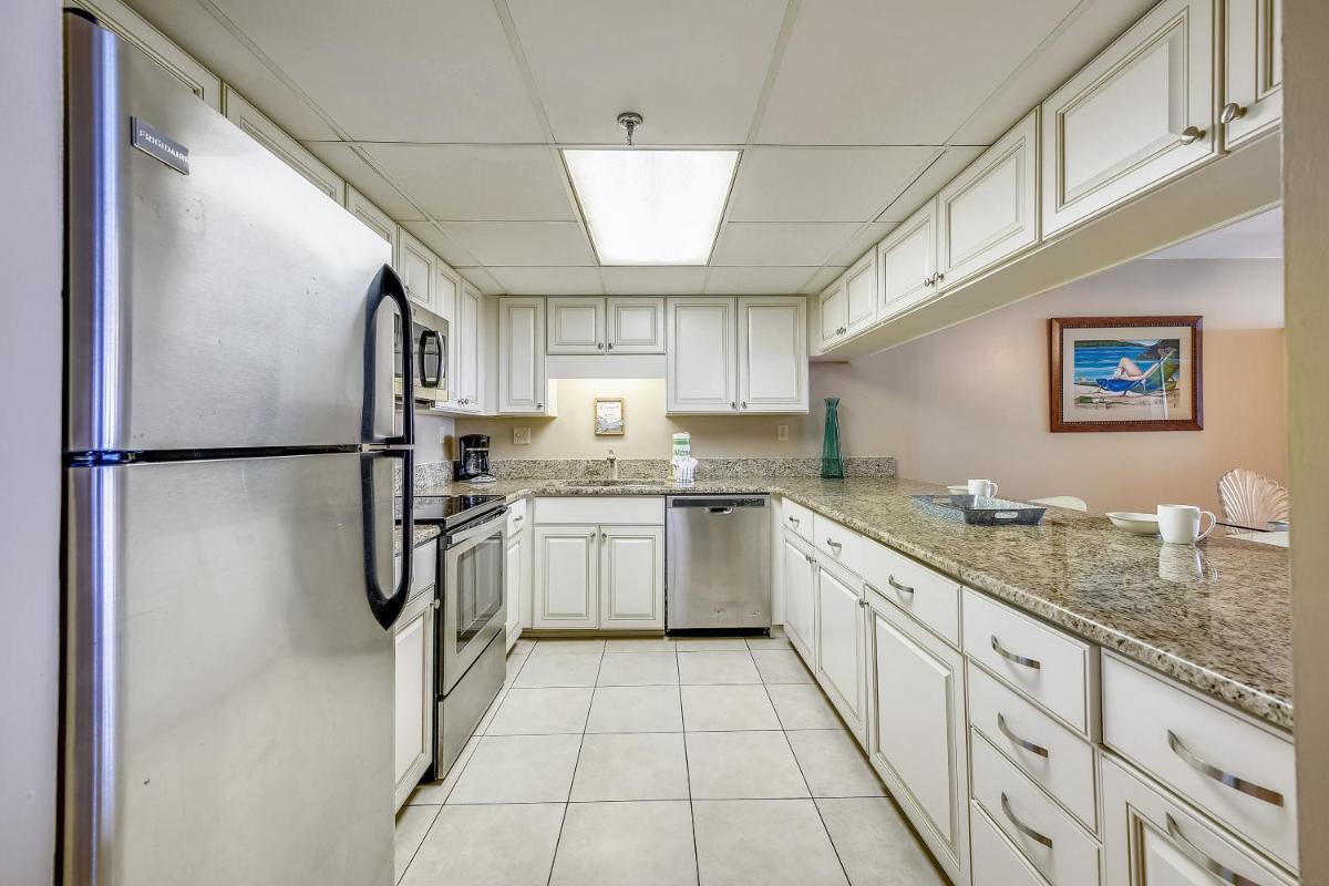 Watercrest #1206 by Book That Condo - image 6