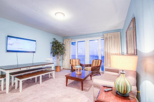 10th FLOOR! Beautiful 3 BD Great Amenities And Great Location - image 2