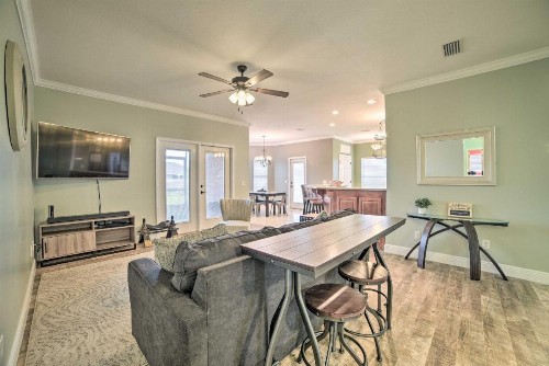 Updated Family Home with Yard Pets Welcome! - image 6