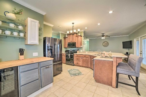 Updated Family Home with Yard Pets Welcome! - image 9