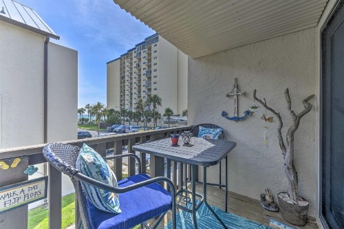 Recently Renovated PCB Condo Steps to Beach! - image 8