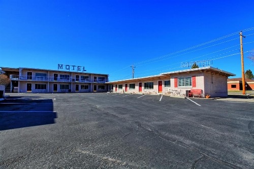 Purple Sage Motel - image 4
