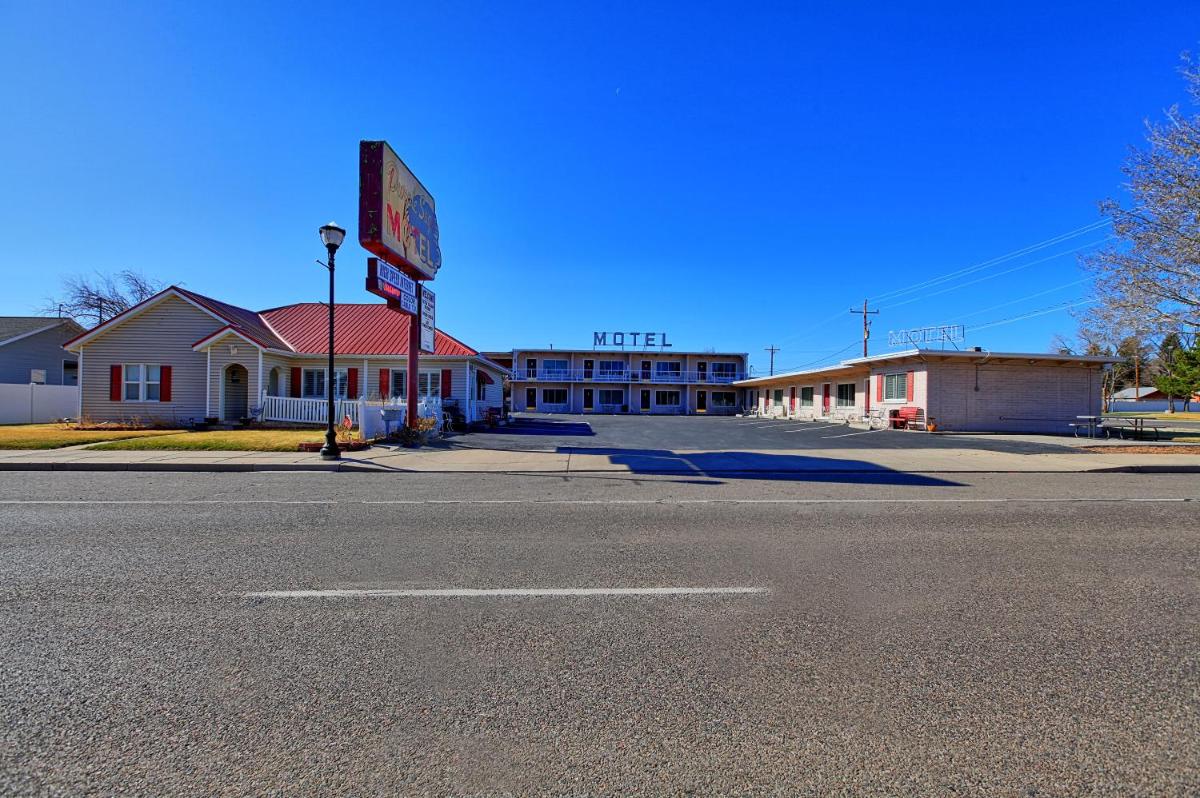 Purple Sage Motel - image 5