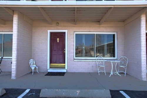 Purple Sage Motel - image 7
