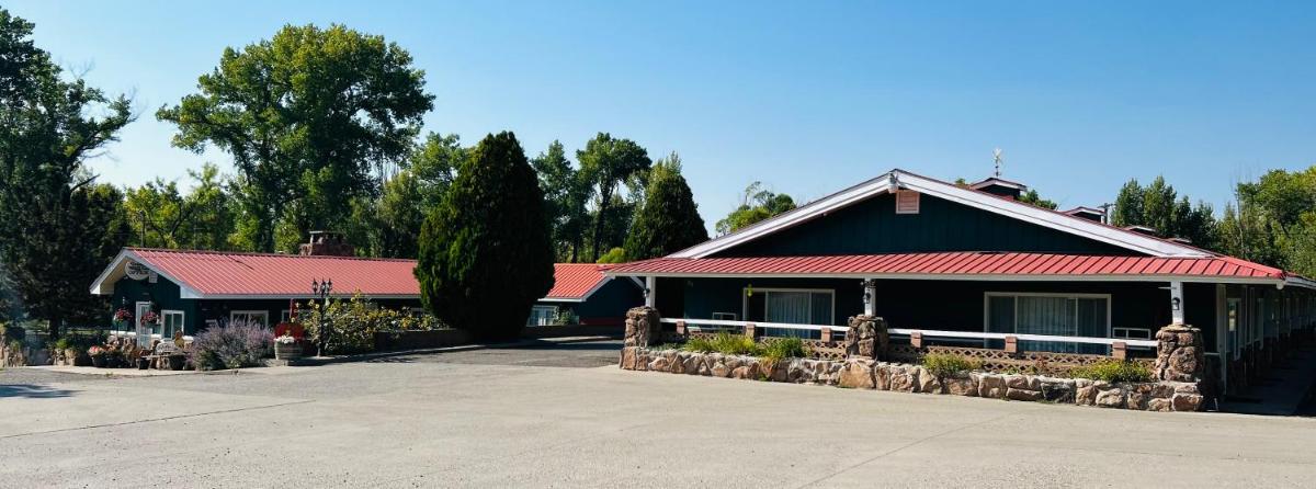 Redwood Arms Motel - main image