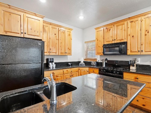 Bear Hollow Village - image 45