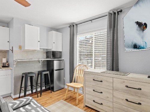 Carriage House Condominiums by All Seasons Resort Lodging - image 13