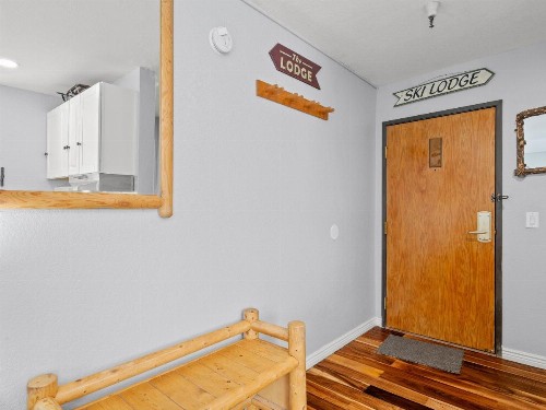 Carriage House Condominiums by All Seasons Resort Lodging - image 21