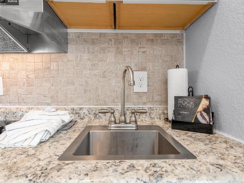 Carriage House Condominiums by All Seasons Resort Lodging - image 23