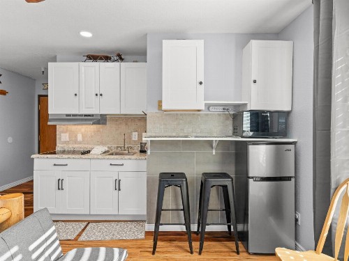 Carriage House Condominiums by All Seasons Resort Lodging - image 24