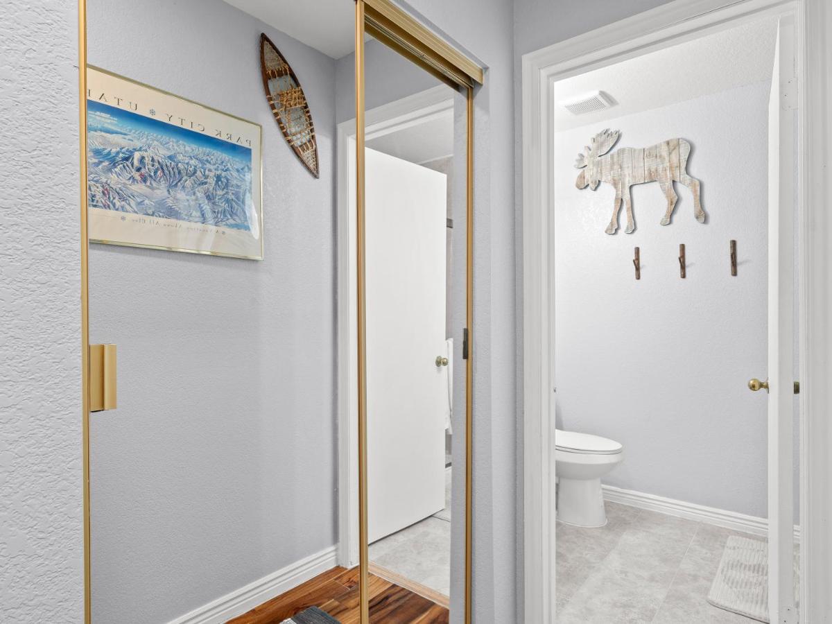 Carriage House Condominiums by All Seasons Resort Lodging - image 4