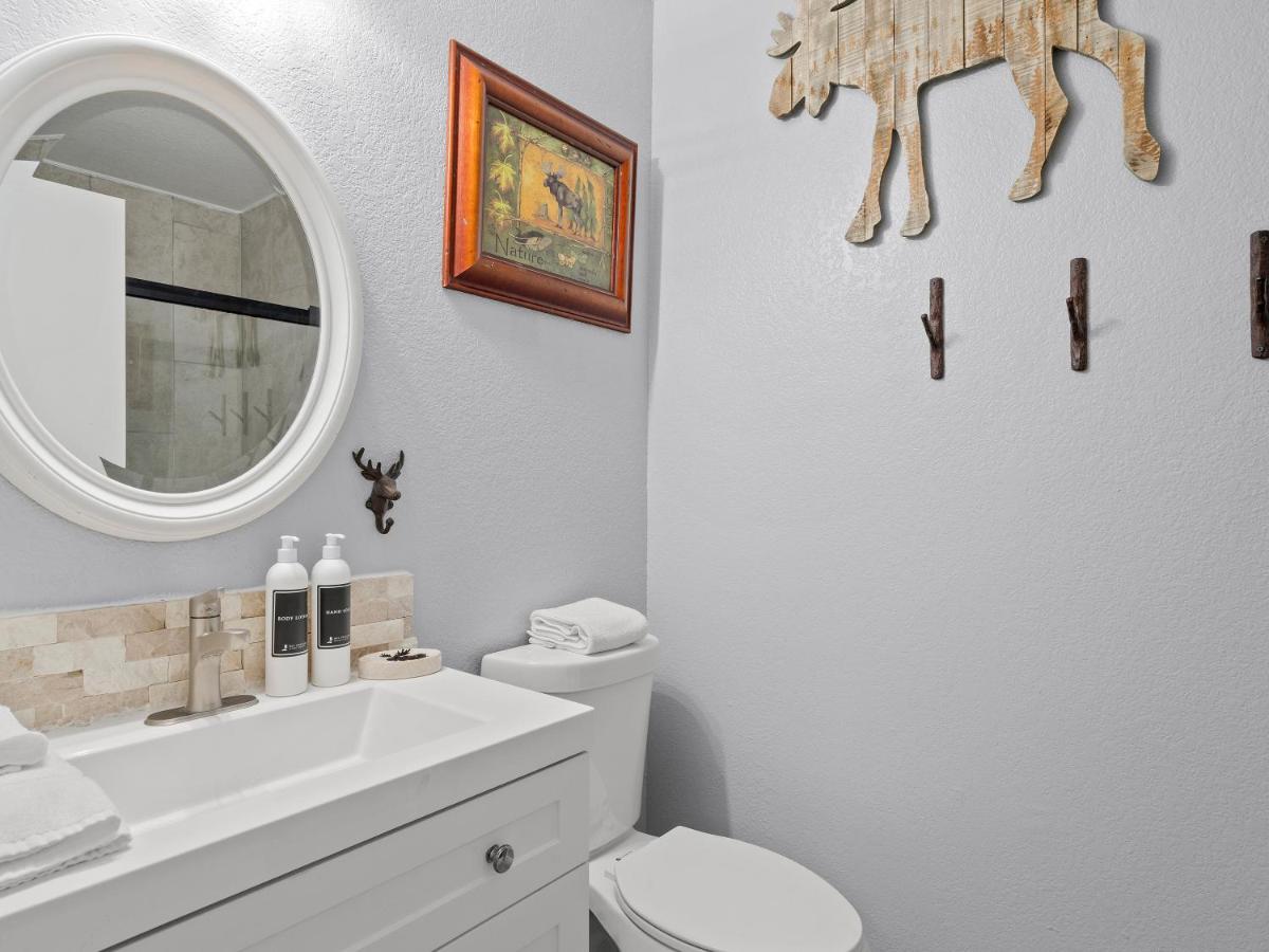 Carriage House Condominiums by All Seasons Resort Lodging - image 7