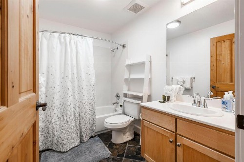Crestview Condominiums - image 9