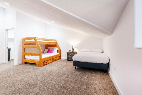 Crestview Condominiums - image 15