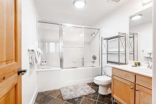 Crestview Condominiums - image 17