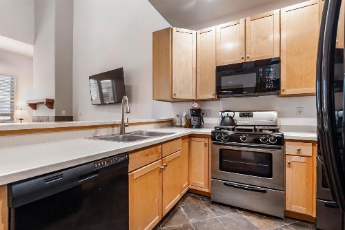 Crestview Condominiums - image 18