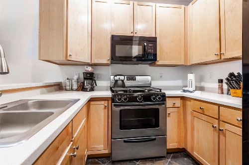 Crestview Condominiums - image 20