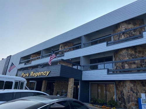 Park Regency - image 5