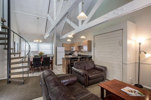Sweetwater Lift Lodge - image 25