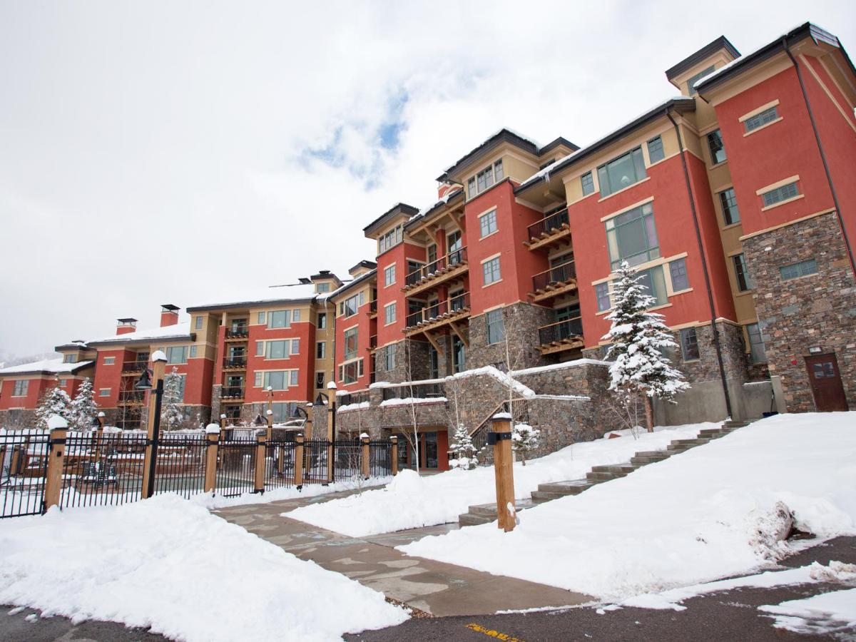 Raintree's The Miners Club Park City - image 2