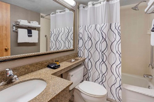 Best Western Landmark Inn - image 18