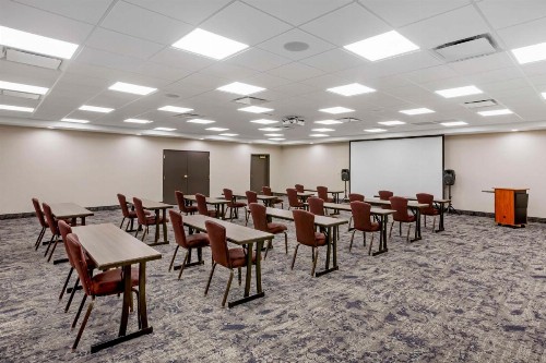 Best Western Landmark Inn - image 21