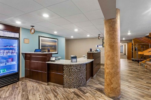Best Western Landmark Inn - image 27