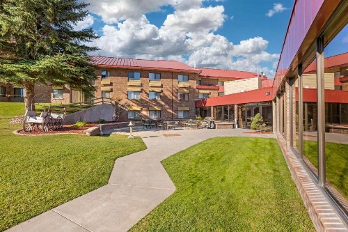 Best Western Landmark Inn - image 30