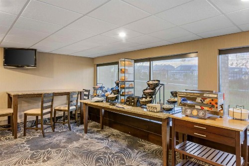 Best Western Landmark Inn - image 37