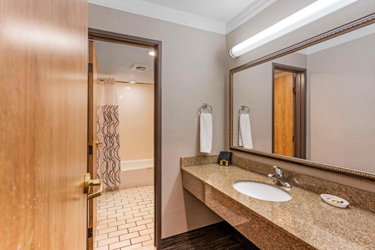 Best Western Landmark Inn - image 4