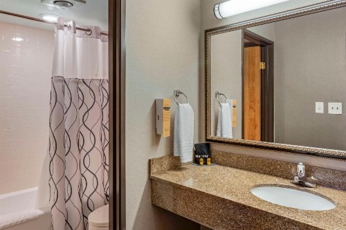 Best Western Landmark Inn - image 5