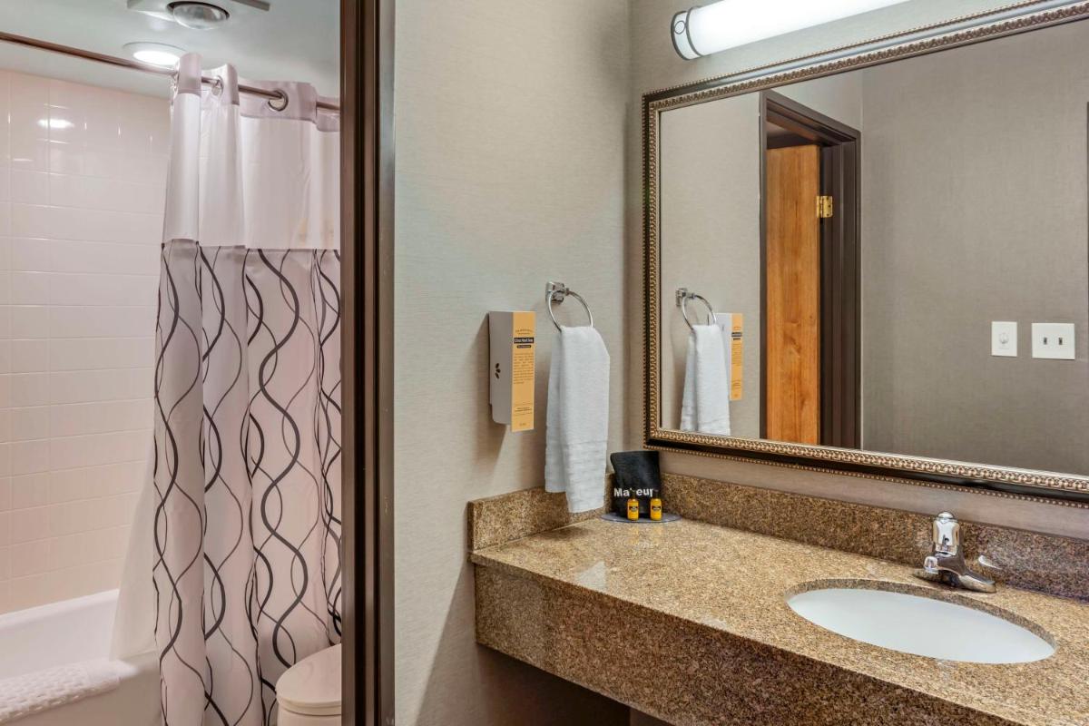 Best Western Landmark Inn - image 5