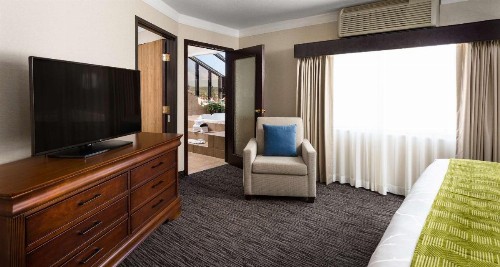 Best Western Landmark Inn - image 7